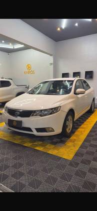 KIA CERATO 1.6 SEDAN 16V GASOLINA 4P MANUAL KIA CERATO 1.6 SEDAN 16V GASOLINA 4P MANUAL